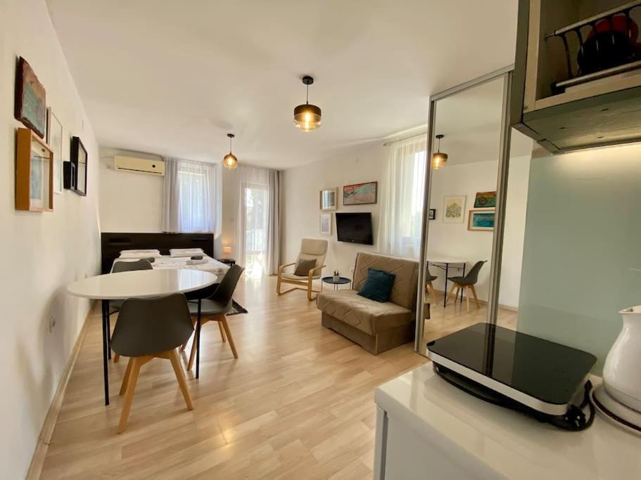 Apartments Rux De Luxe Bar Εξωτερικό φωτογραφία